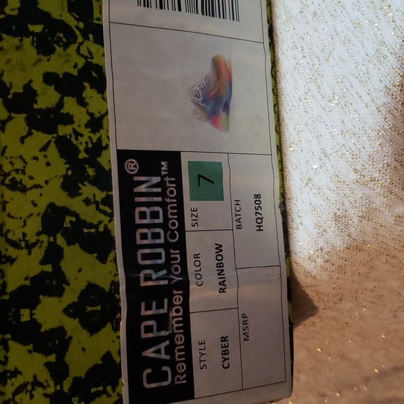 Sneakers - Picture 5 of 5